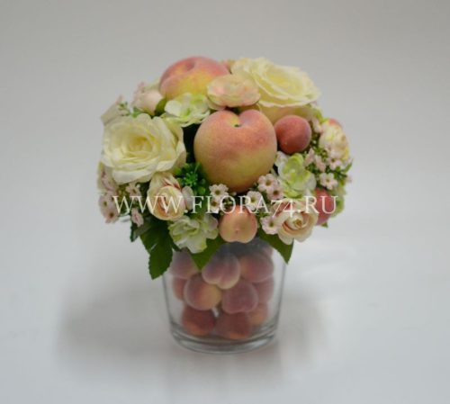 Композиция настольная с персиками и розами H=28 см